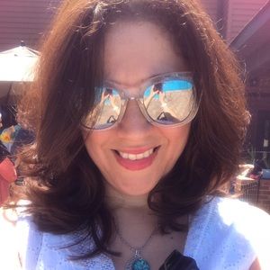 Meet your Posher, Marcela